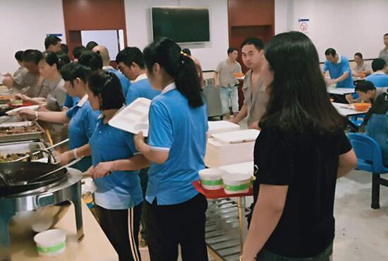食堂承包公司不榨取員工伙食費(fèi)靠什么賺錢？